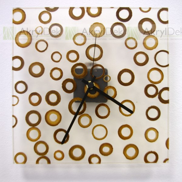 Wall clock with bamboo rings in resin